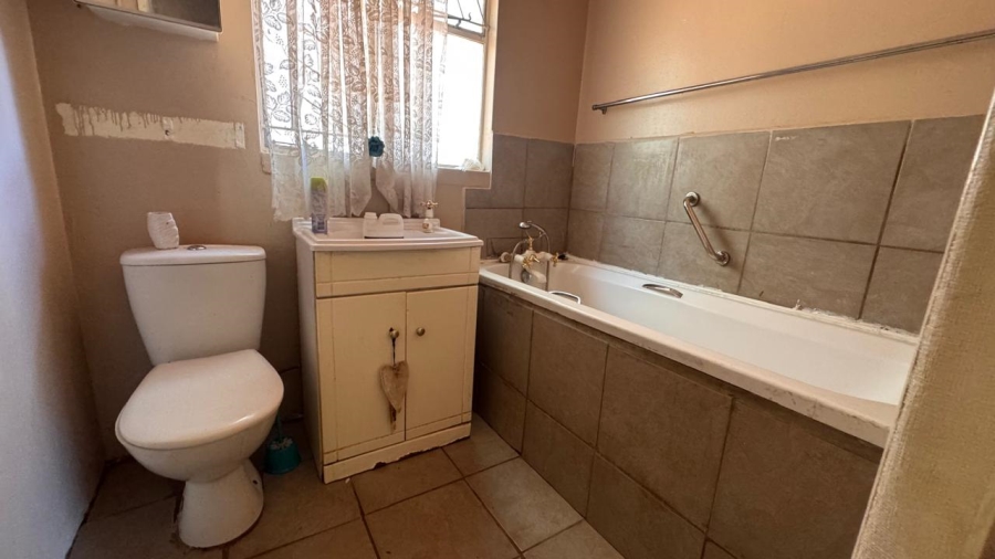 3 Bedroom Property for Sale in Beaconsfield Northern Cape